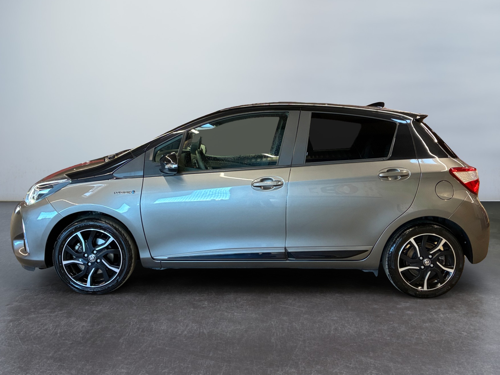 TOYOTA Yaris Hybride 100h Collection Collection 2018
