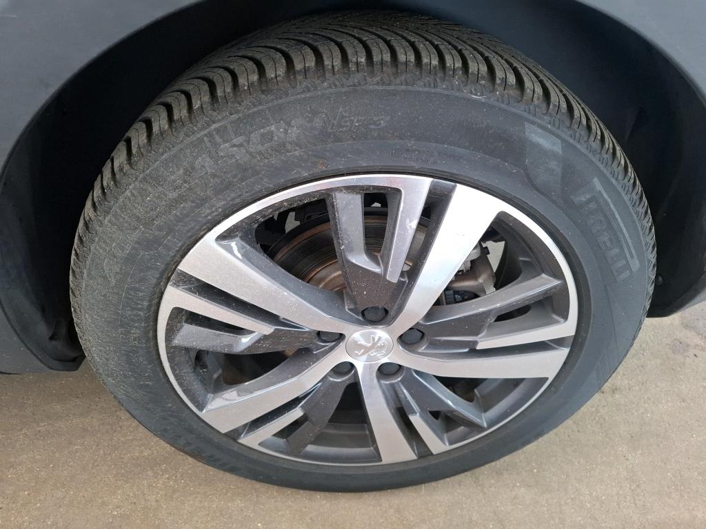 PEUGEOT 3008 Hybrid 225 e-EAT8 Active Pack 2023