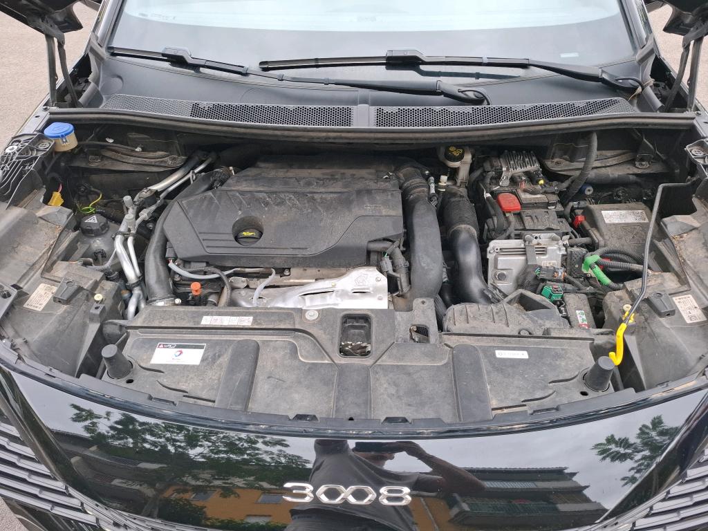 PEUGEOT 3008 Hybrid 225 e-EAT8 Active Pack 2023