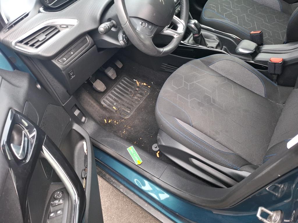 PEUGEOT 2008 PureTech 82ch S&S BVM5 Signature 2019