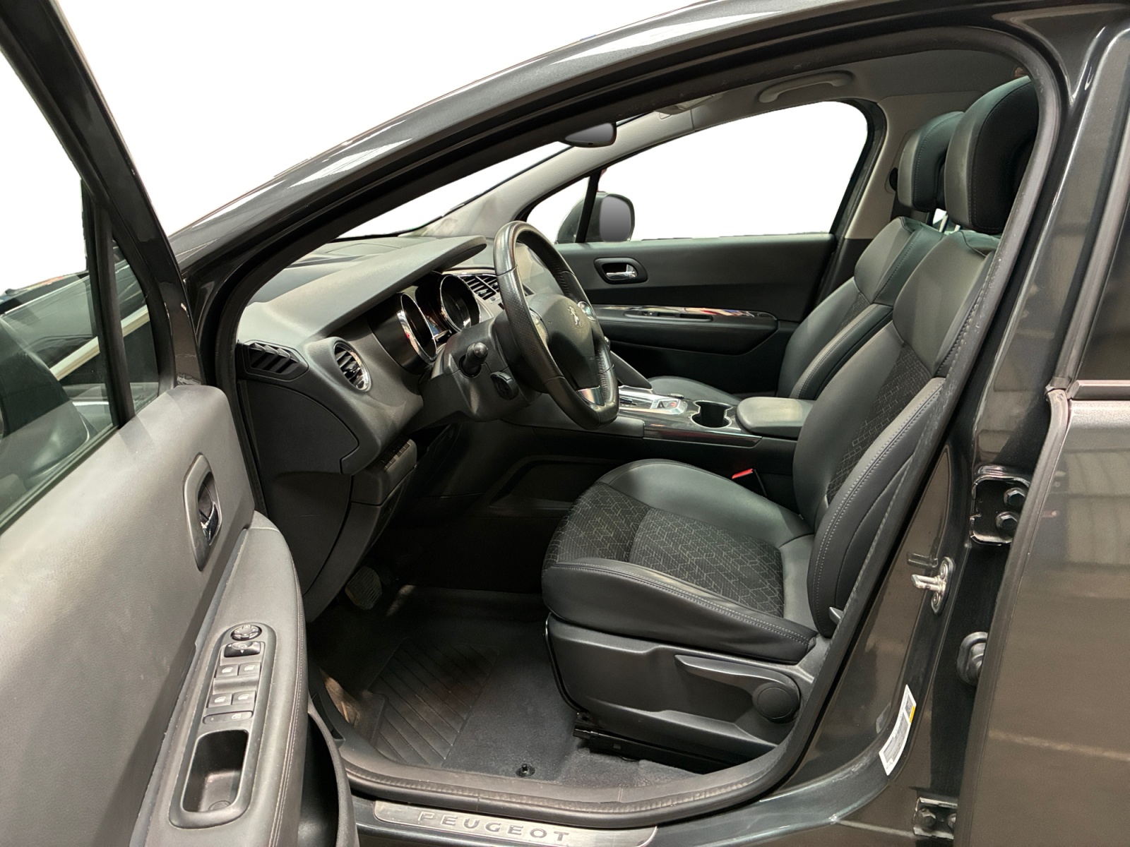 PEUGEOT 3008 1.6 BlueHDi 120ch S&S EAT6 Allure 2016