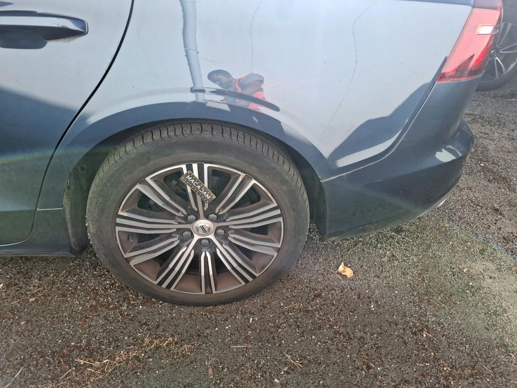 VOLVO V60 T6 AWD Recharge 253 ch + 87 Geartronic 8 Inscription 2021