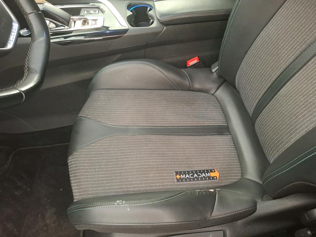 PEUGEOT 3008 Hybrid 225 e-EAT8 Allure Pack 2021