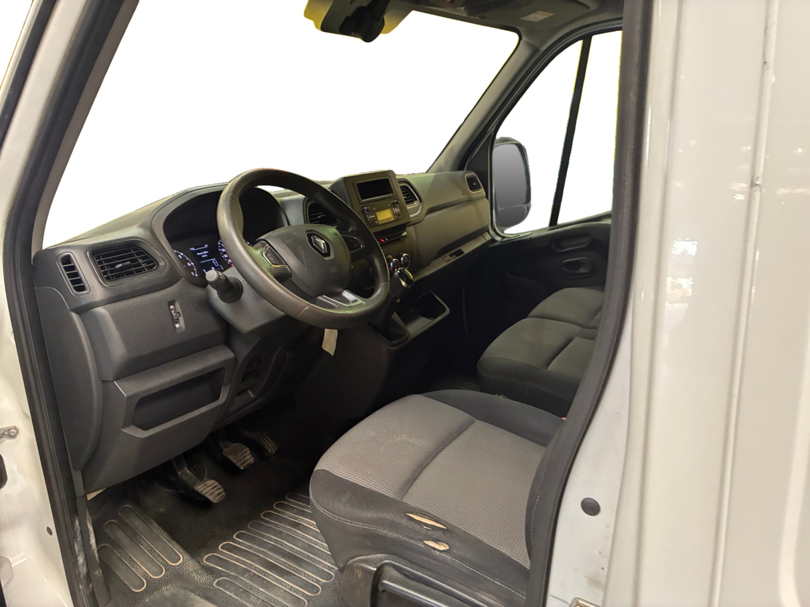 RENAULT MASTER FGN TRAC F3300 L2H2 DCI 135 GRAND CONFORT 2020