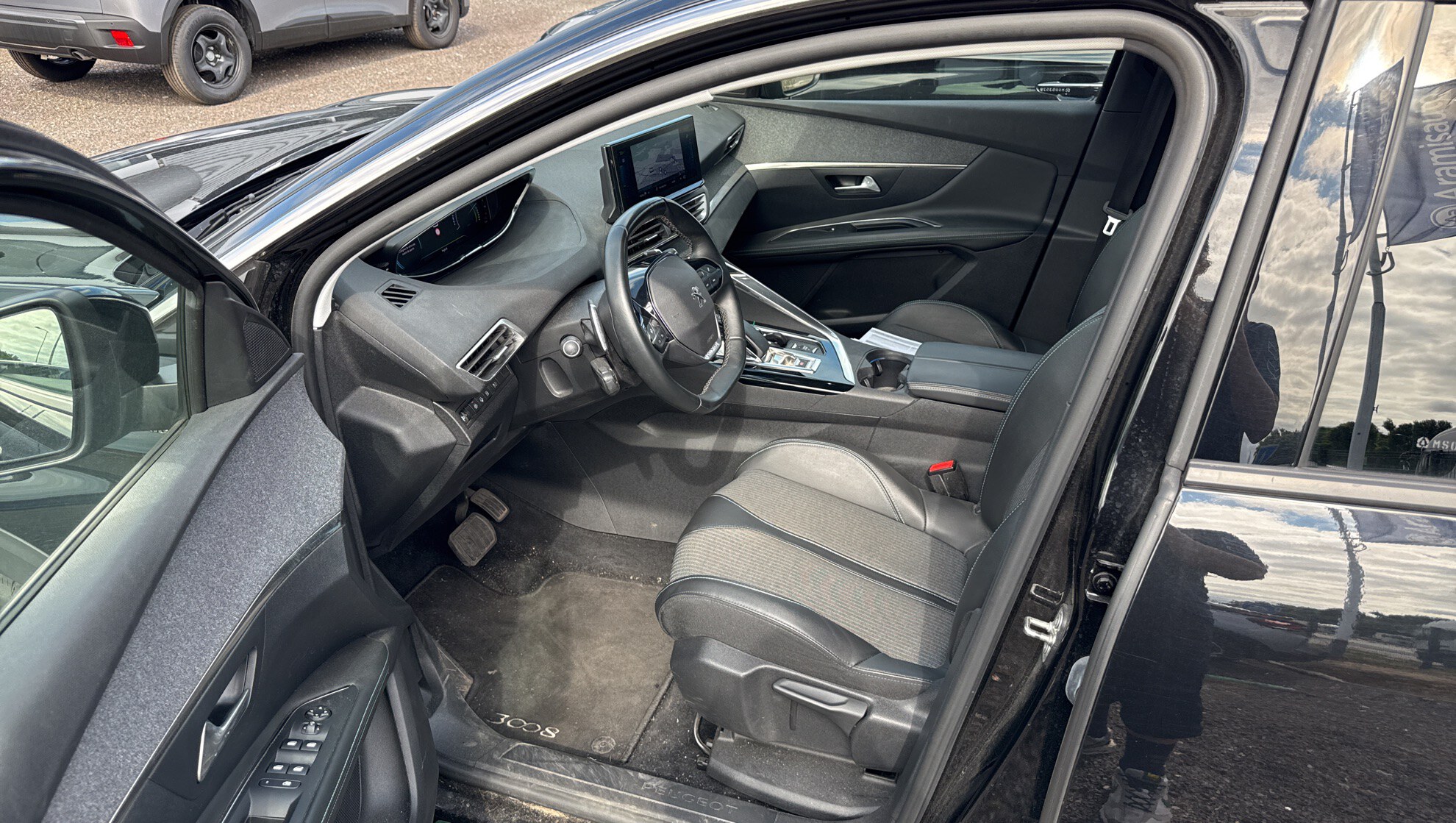 PEUGEOT 3008 Hybrid 225 e-EAT8 Allure 2021