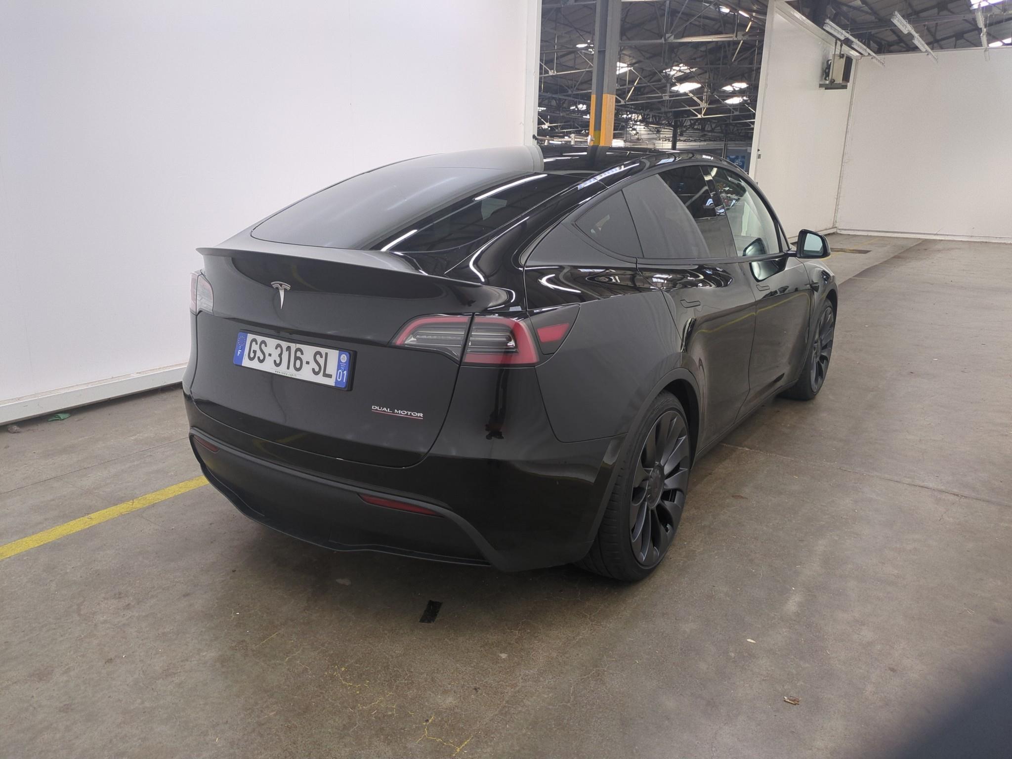 TESLA  2023