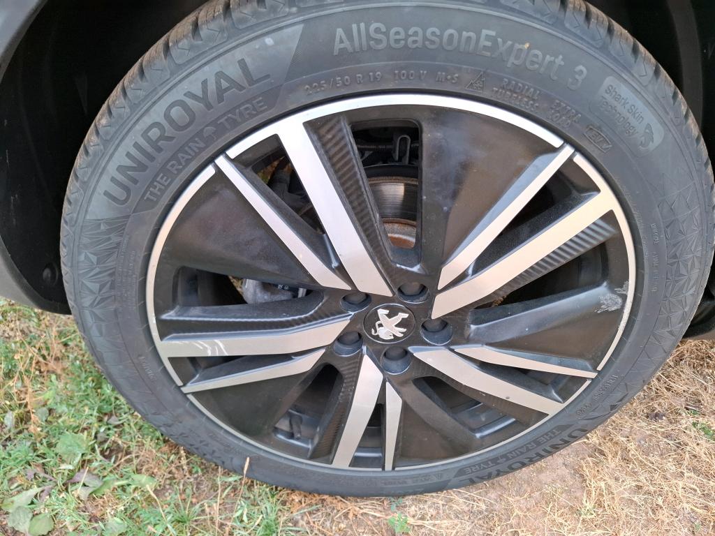 PEUGEOT 3008 Hybrid 225 e-EAT8 GT Pack 2022