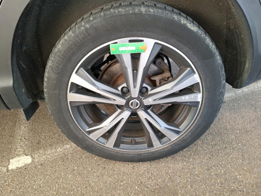 NISSAN  2018