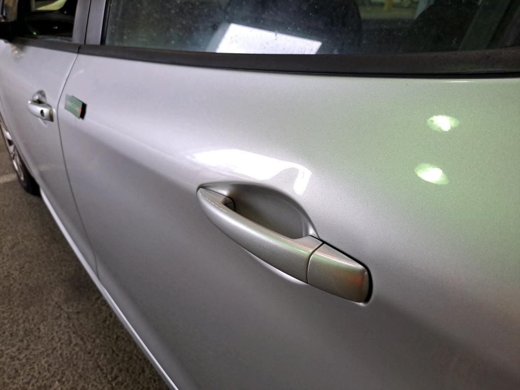 PEUGEOT 208 1.6 e-HDi 92ch FAP BVM5 Active 2012