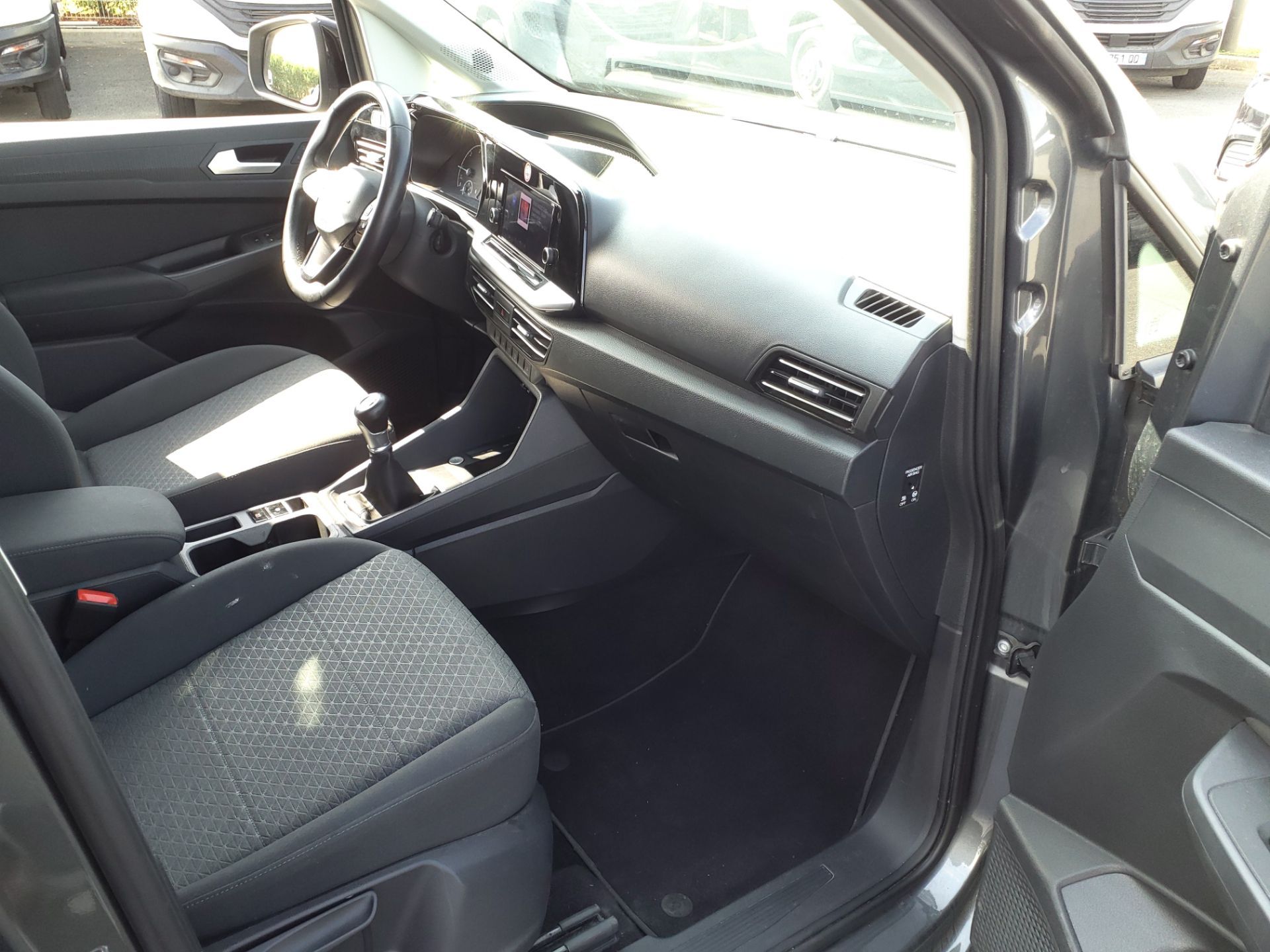 FORD Grand Tourneo 2,0 ECOBLUE 102 CV BVM TITANIUM 2023