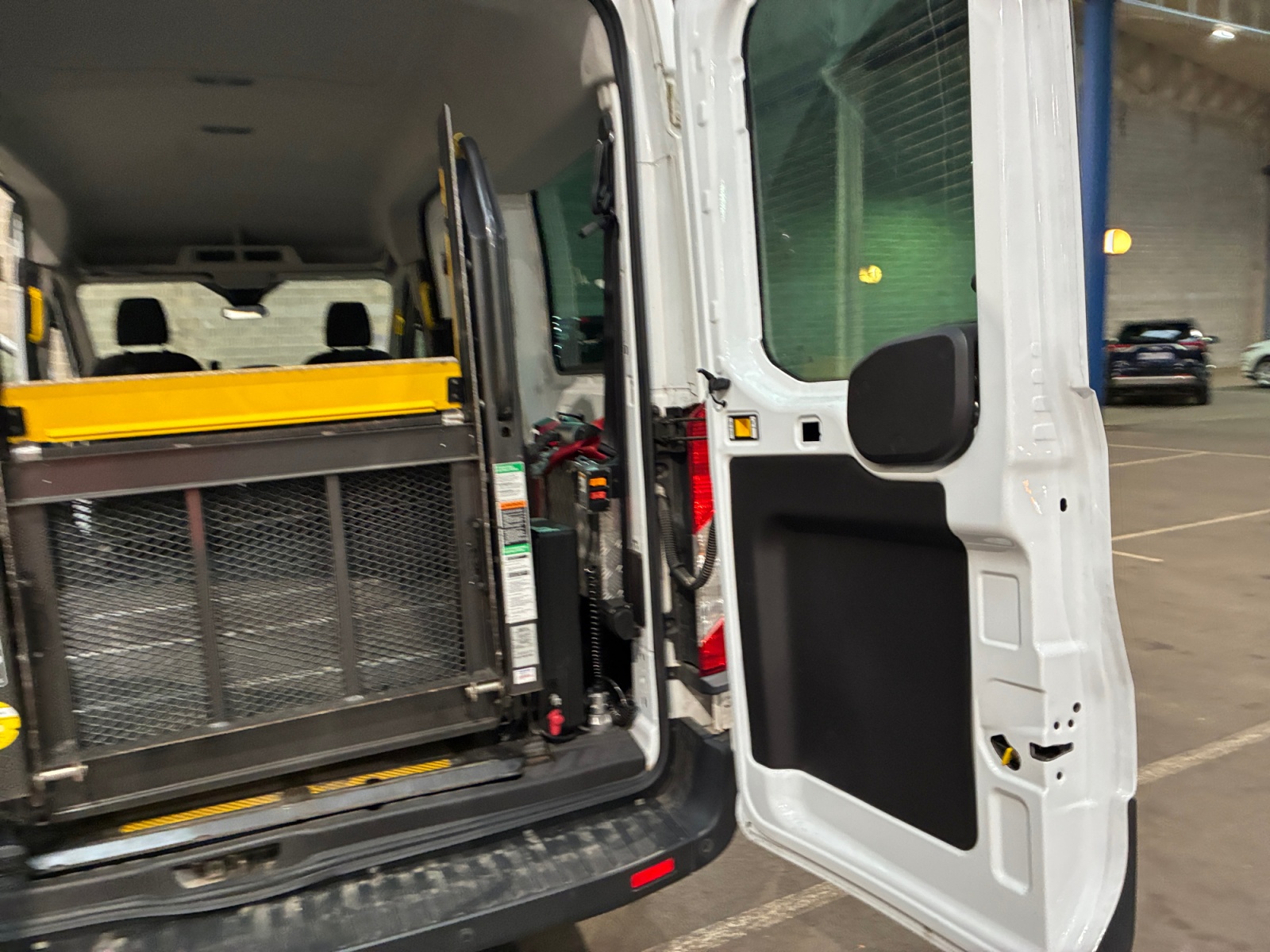 FORD TRANSIT KOMBI TPMR 310 L2H2 2.2 TDCi 125 2016
