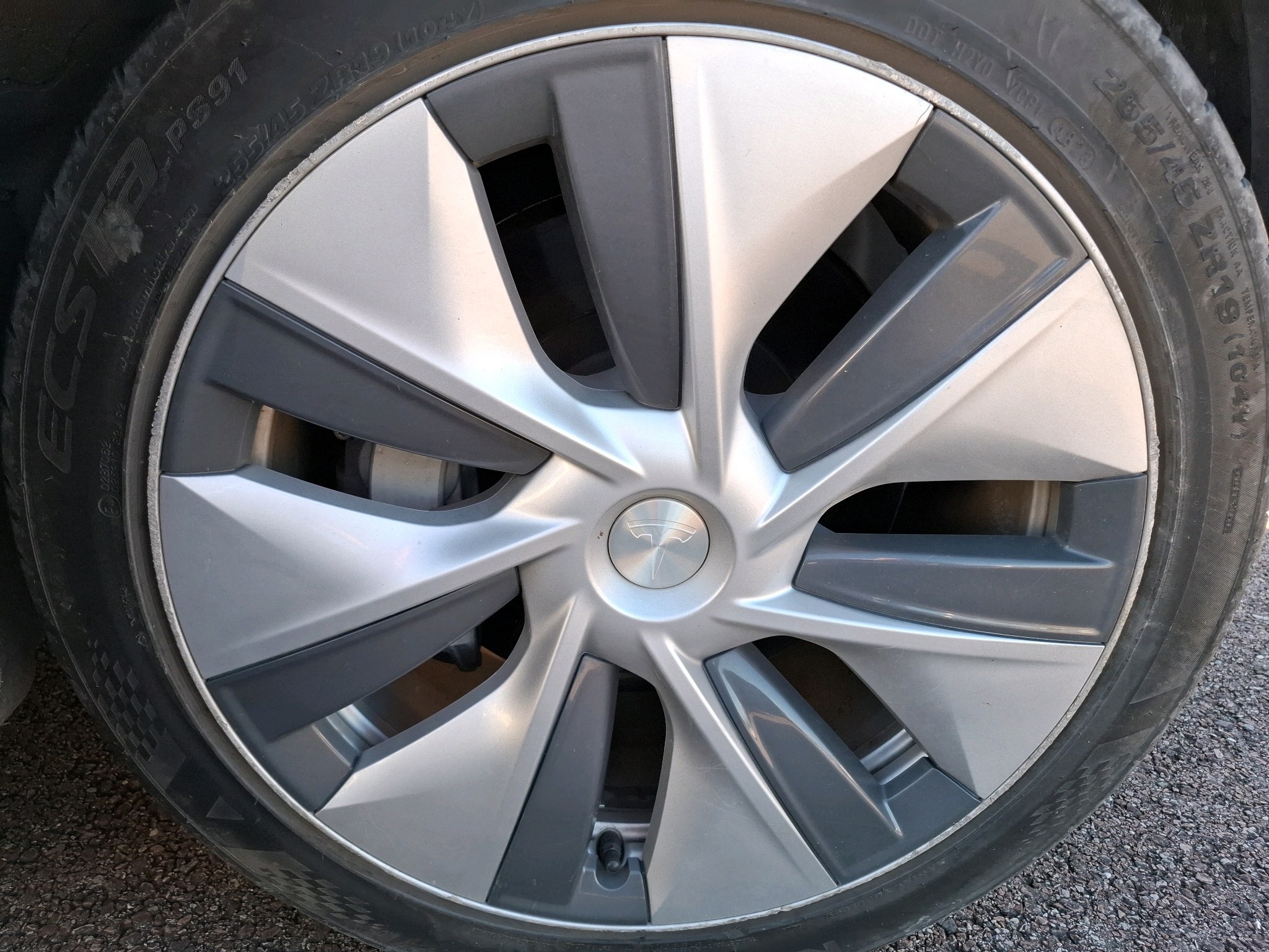 TESLA MODEL Y Standard RWD 2023