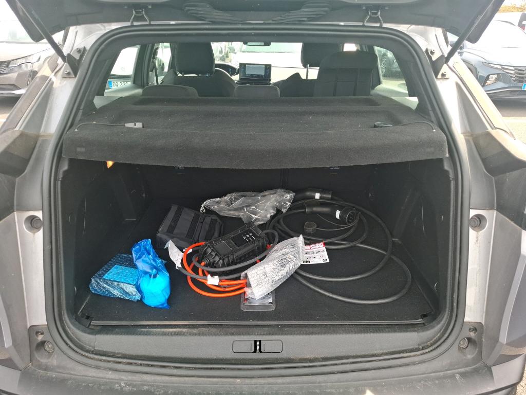 PEUGEOT 3008 Hybrid 180 e-EAT8 Active Pack 2023