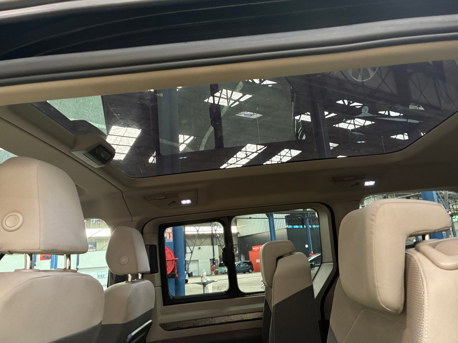 VOLKSWAGEN Multivan Court 1.4 eHybrid 218 DSG6 Energetic 7pl 2022