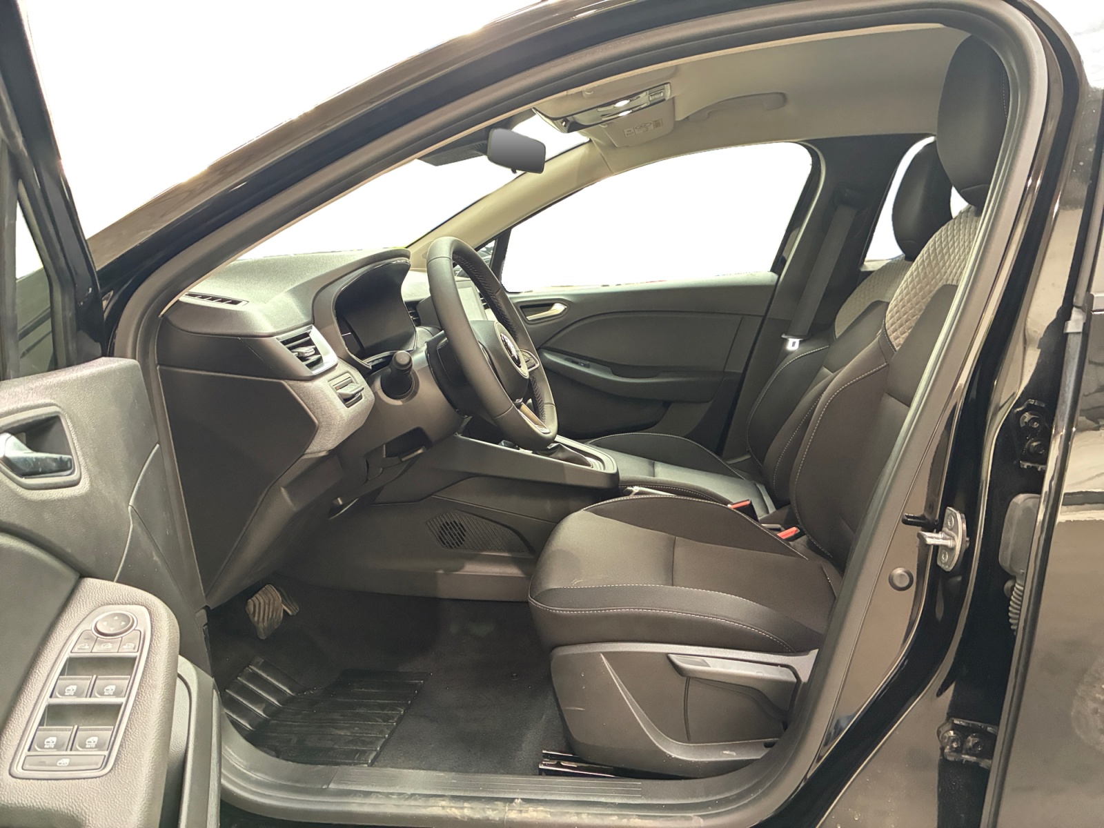 MITSUBISHI COLT 1.6 MPI HEV 143 Invite+ 2026