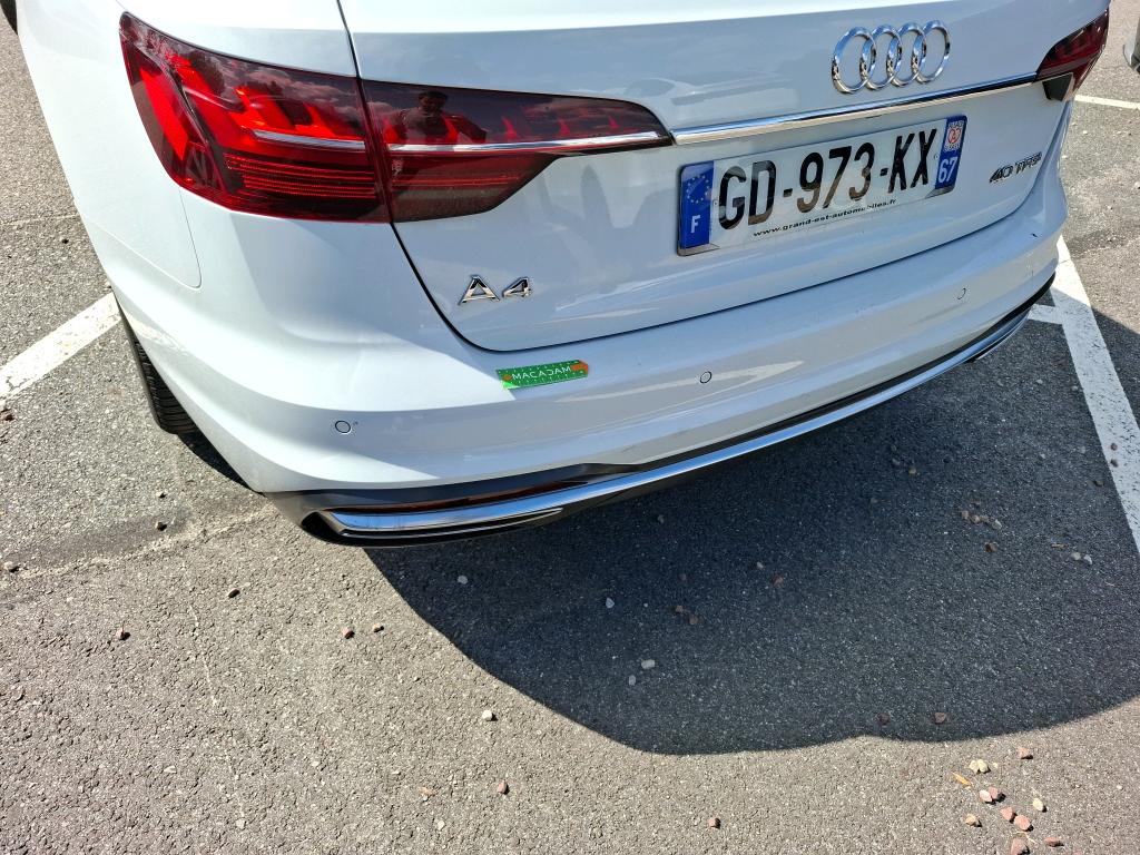 AUDI A4 AVANT 40 TFSI 204 S tronic 7 Business Line 2021