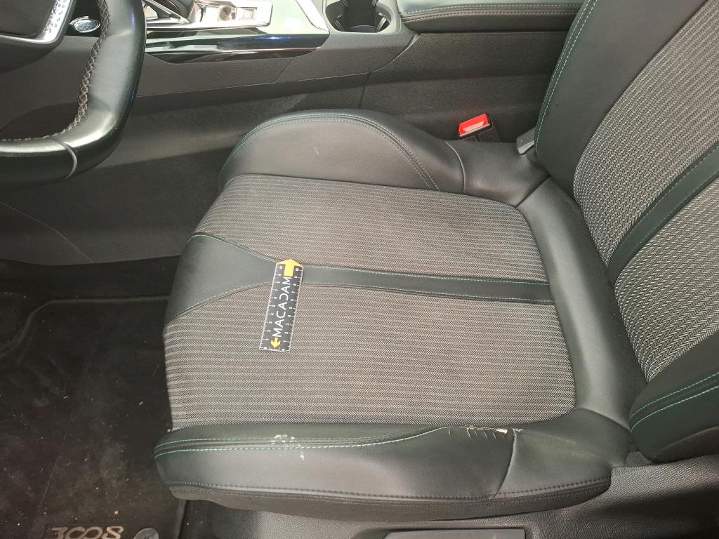 PEUGEOT 3008 Hybrid 225 e-EAT8 Allure Pack 2021
