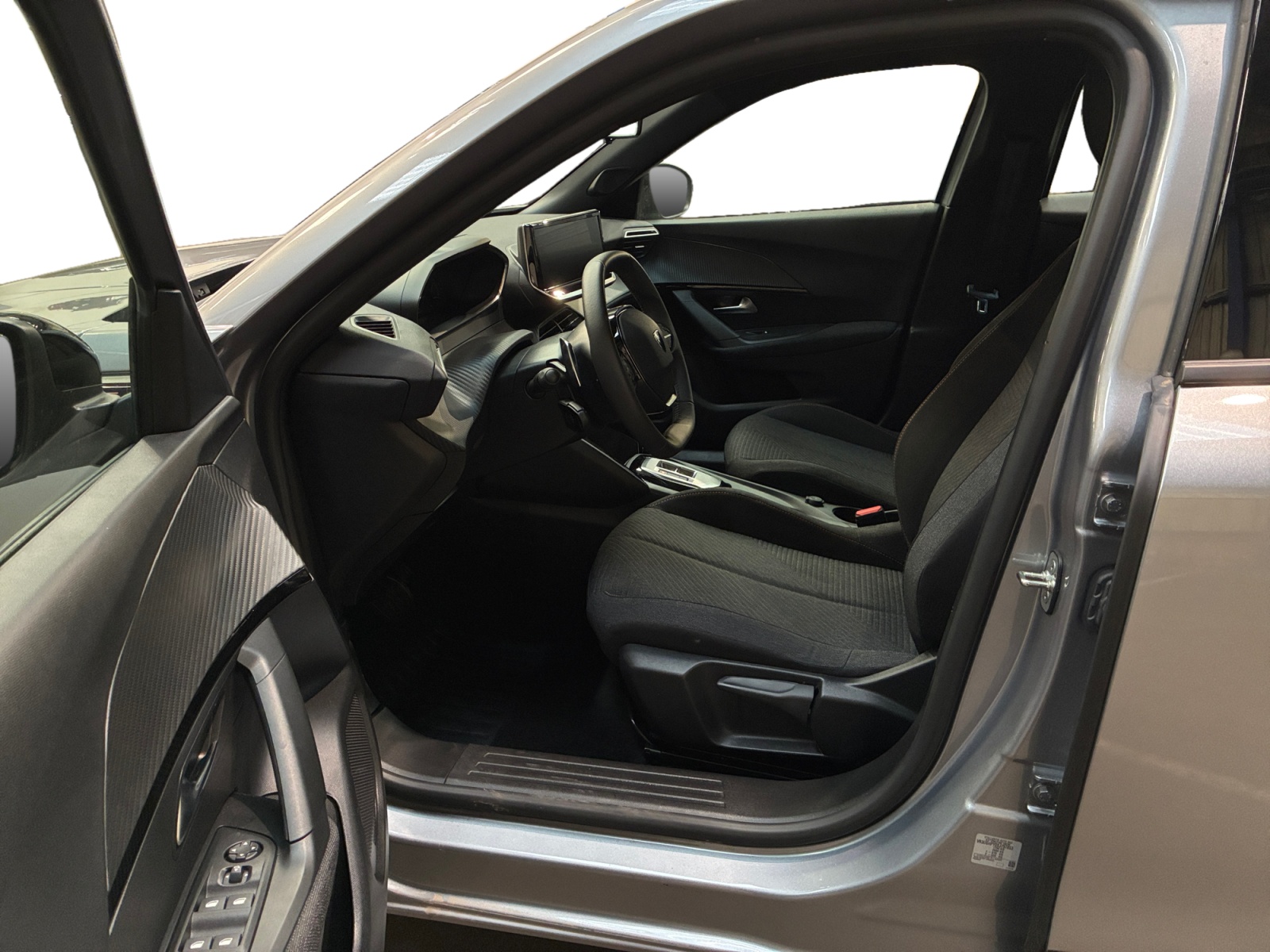 PEUGEOT 2008 hybrid 136 e-DCS6 Style 2025