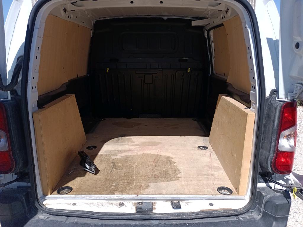PEUGEOT PARTNER FGN FOURGON STANDARD 650 KG BLUEHDI 130 S&S EAT8 PREMIUM 2021