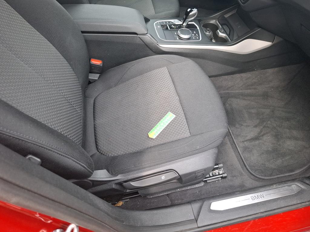 BMW 116d 116 ch DKG7 Business Design 2023