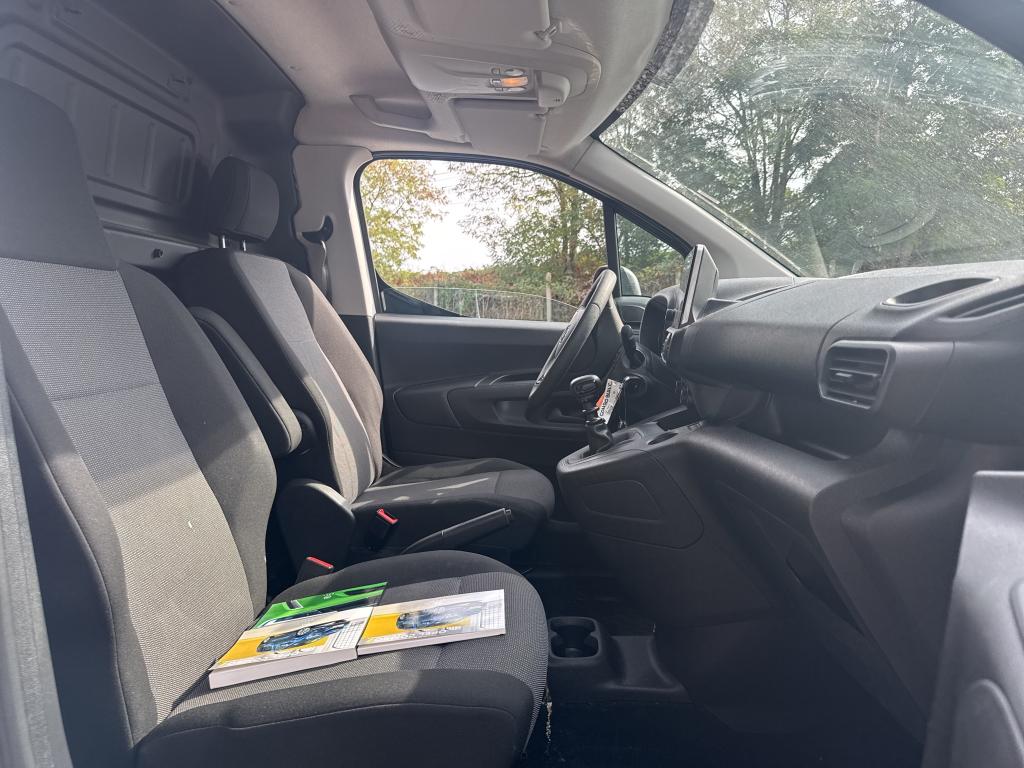 OPEL COMBO CARGO 1.5 100 CH S/S L1H1 BVM6 STANDARD PACK CLIM 2022