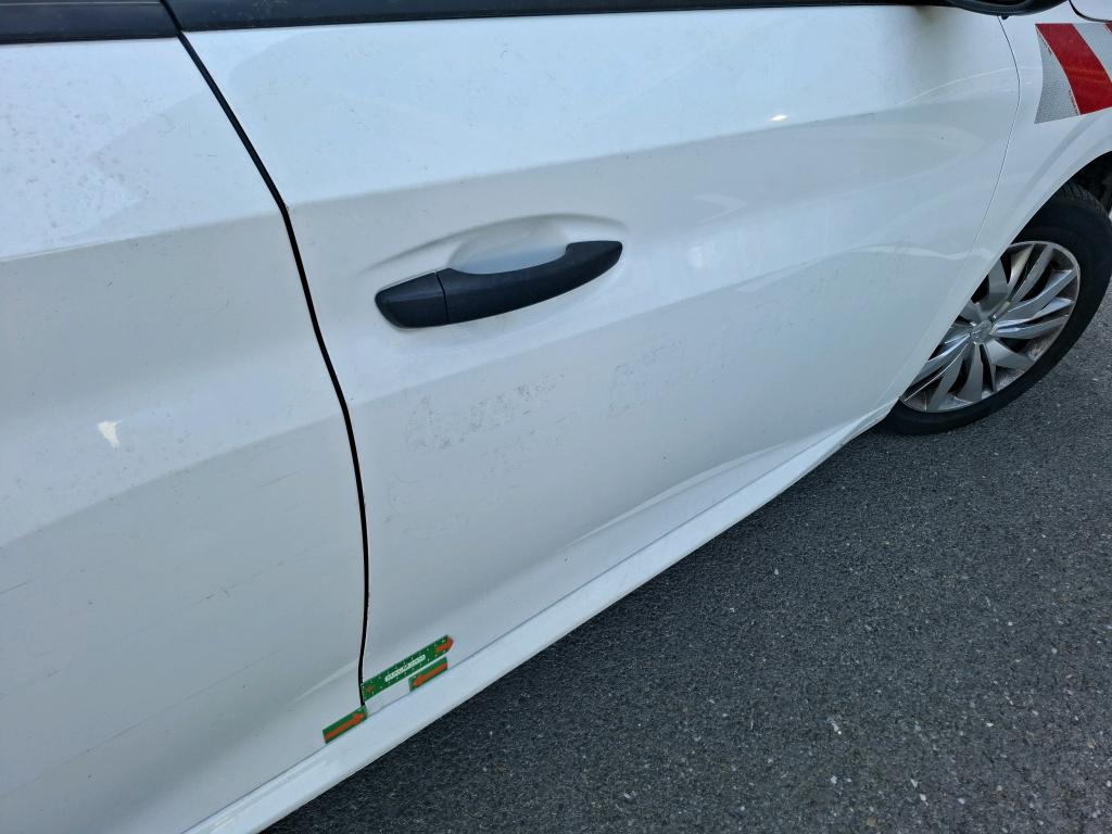 PEUGEOT 208 AFFAIRE BLUEHDI 100 S&S BVM6 PREMIUM 2021