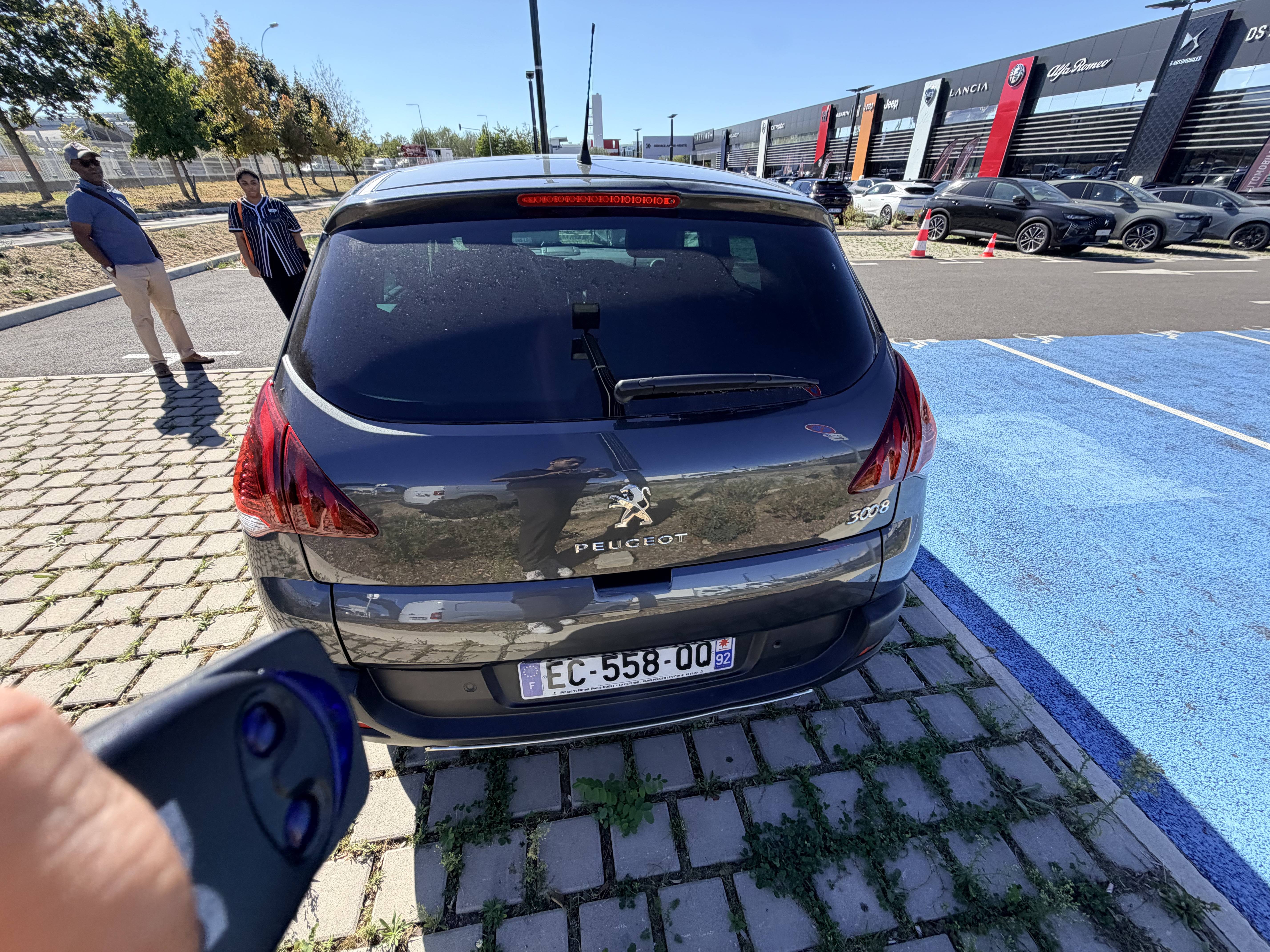 PEUGEOT 3008 1.6 THP 165ch S&S EAT6 Féline Féline 2016