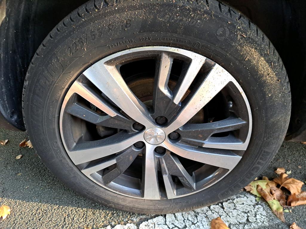 PEUGEOT 5008 PureTech 130ch S&S BVM6 Allure Pack 2023