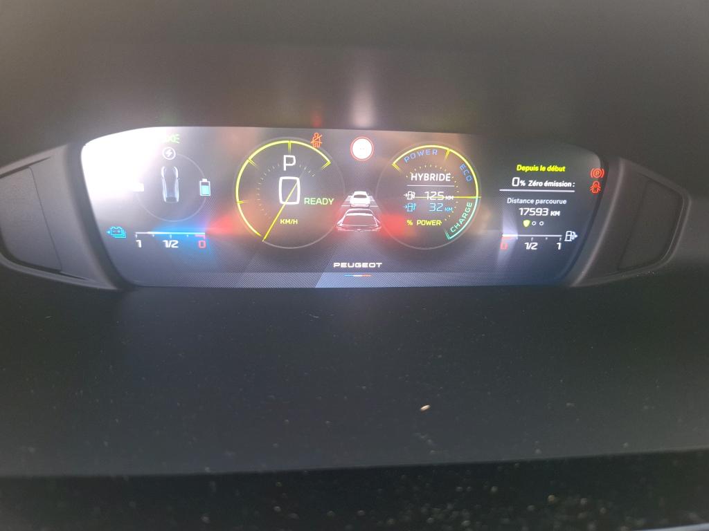 PEUGEOT 408 PHEV 180 e-EAT8 Allure 2024