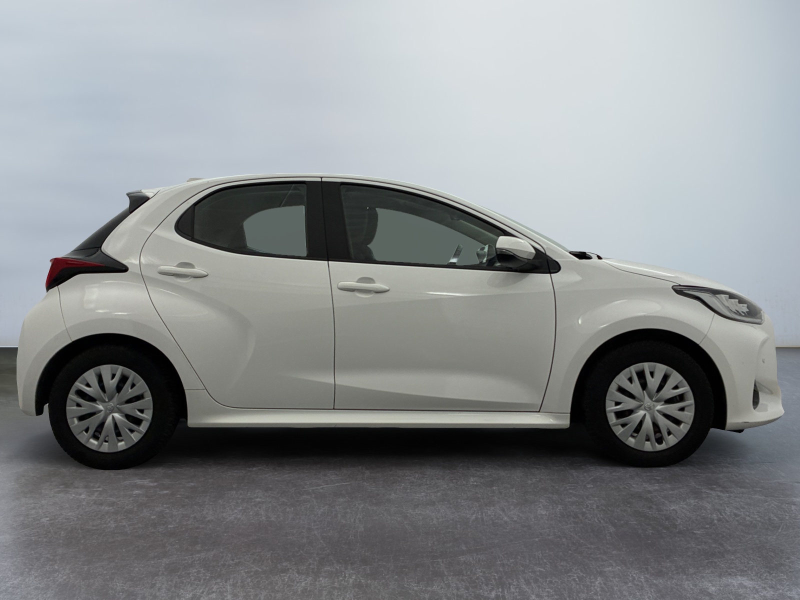 TOYOTA YARIS AFFAIRES HYBRIDE 116H DYNAMIC BUSINESS + PROGRAMME BEYOND ZERO ACADEMY 2024