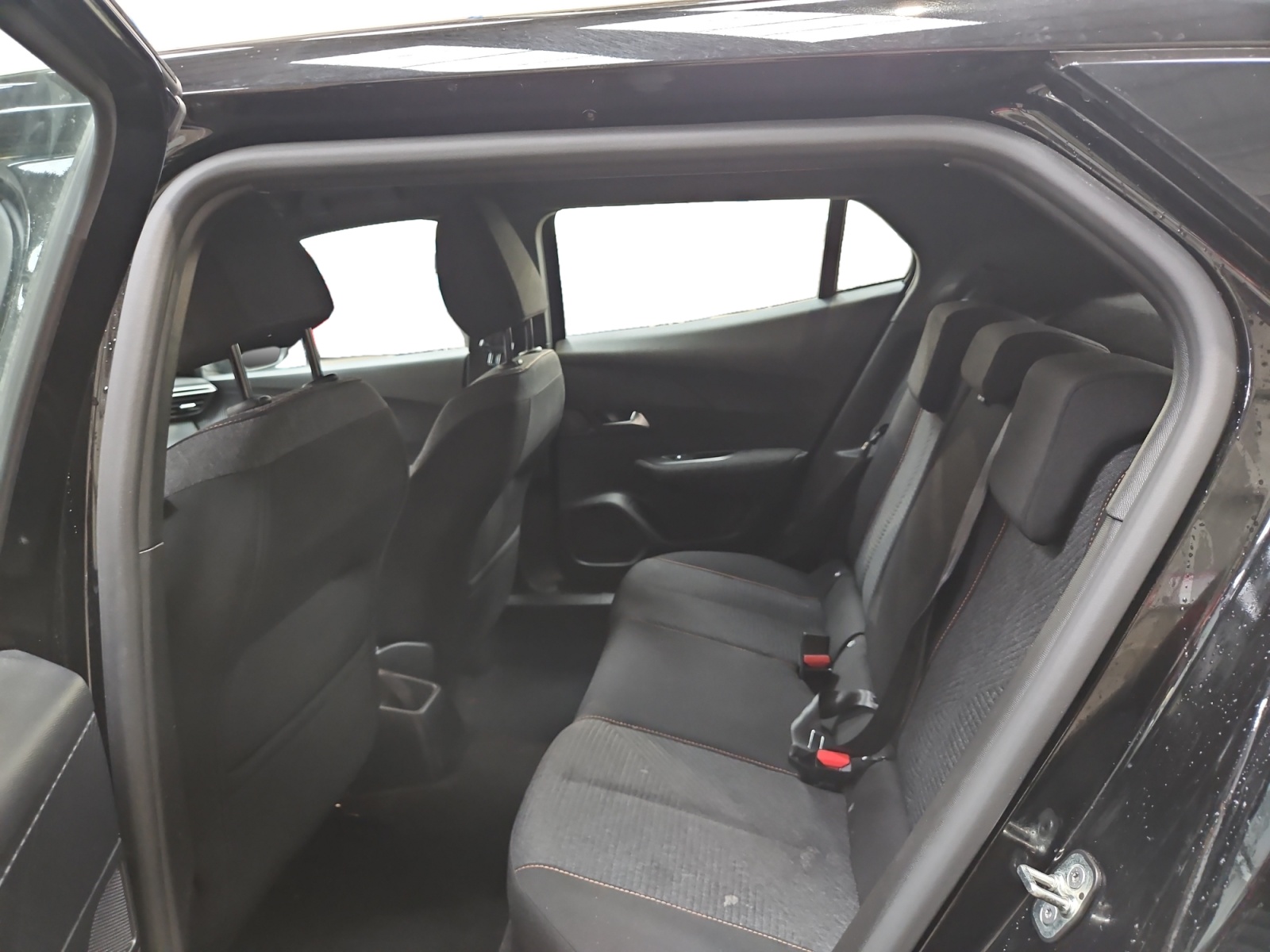 PEUGEOT 2008 Hybrid 145 e-DCS6 Style 2025