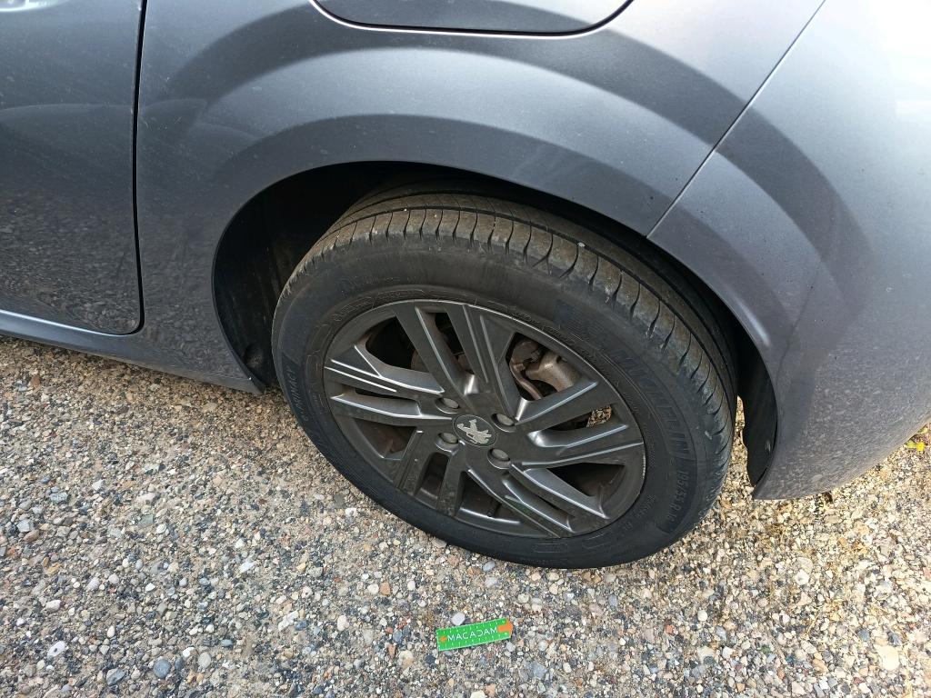 PEUGEOT 208) 208 BlueHDi 100 S&S BVM6 Active Pack 2022