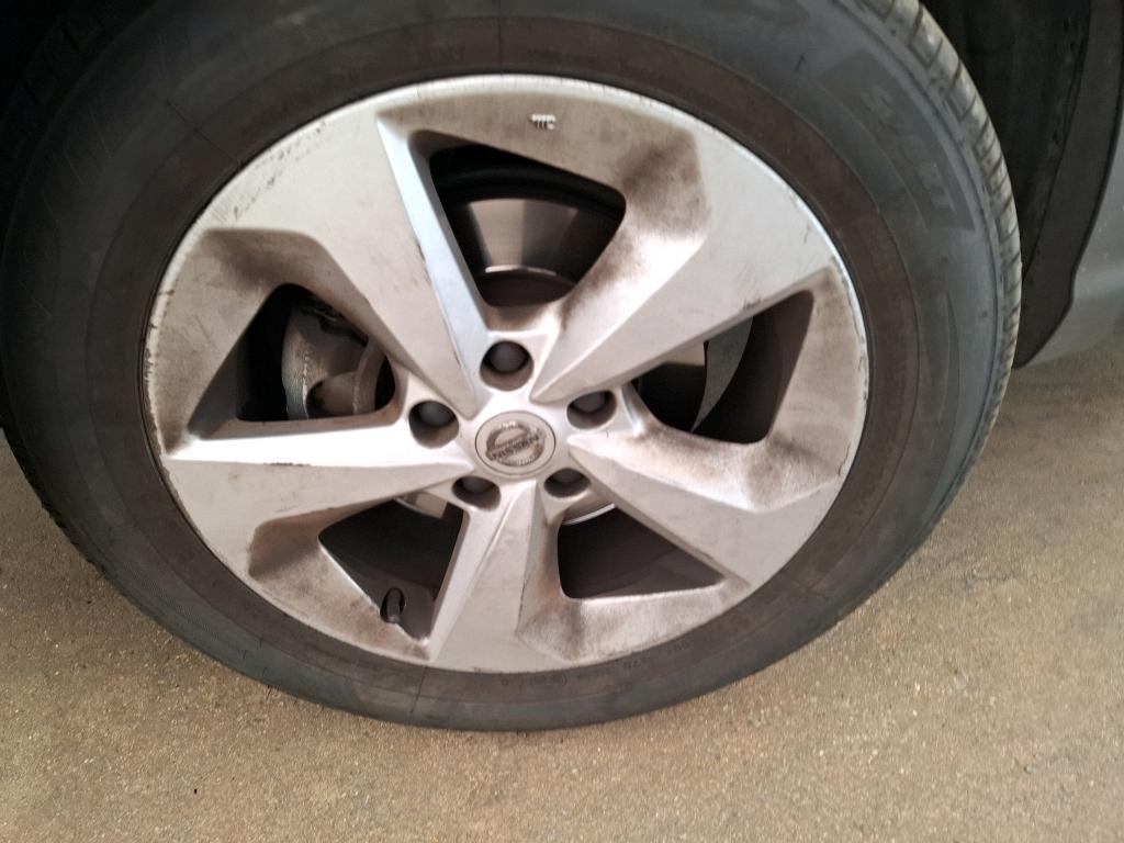 NISSAN  2019