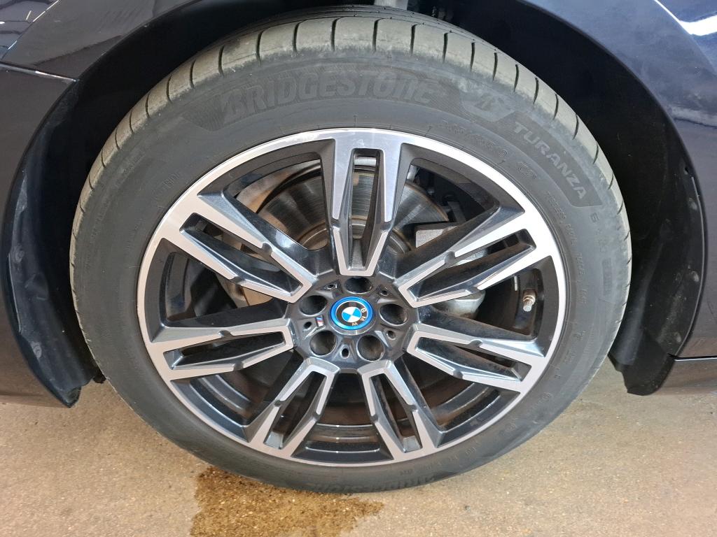 BMW SERIE 5 BERLINE G60 530e PHEV 299 ch BVA8 M Sport 2024