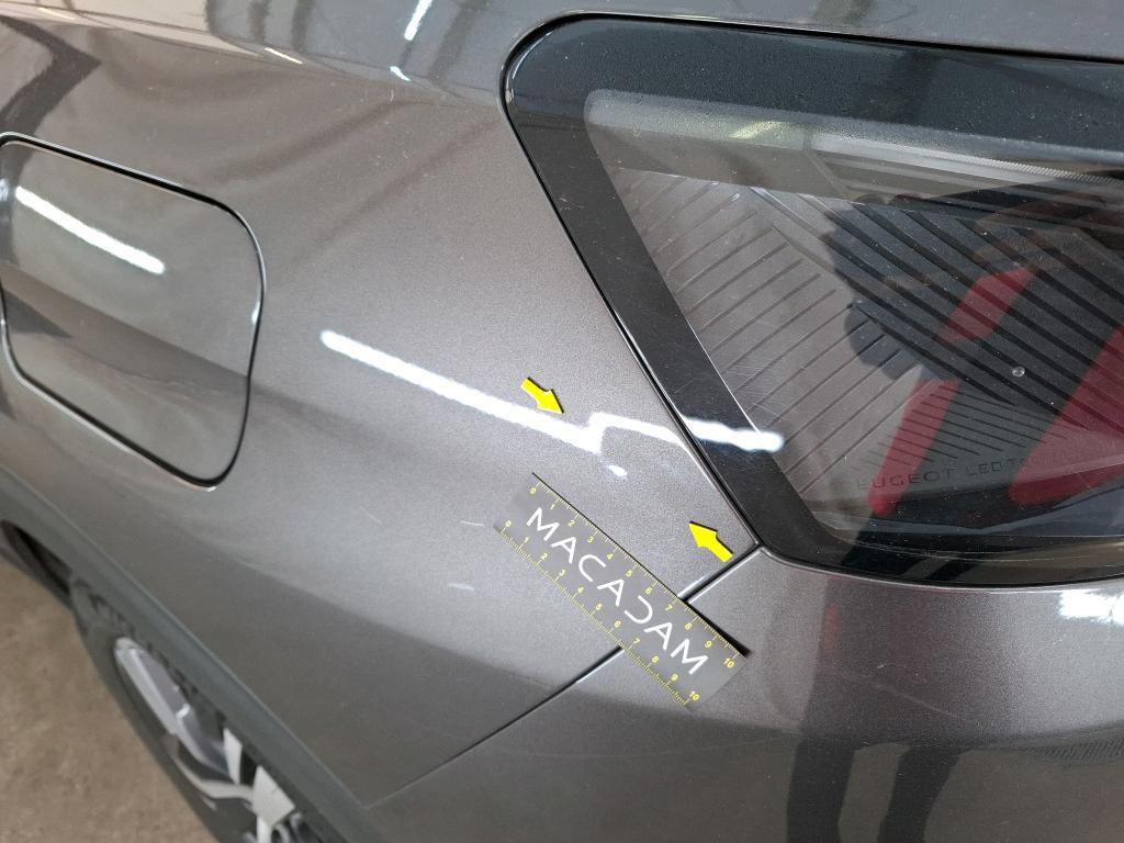 PEUGEOT 3008 Hybrid 225 e-EAT8 Roadtrip 2022
