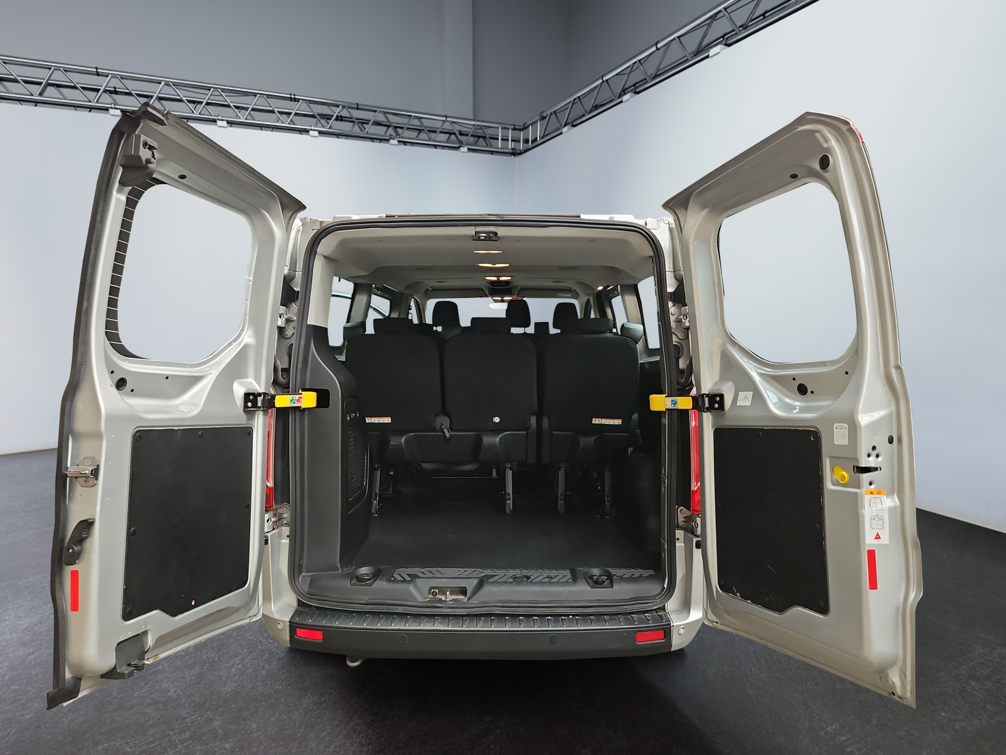 FORD TRANSIT Custom KOMBI 320 L2H1 2.0 EcoBlue 130 Trend Business 2023