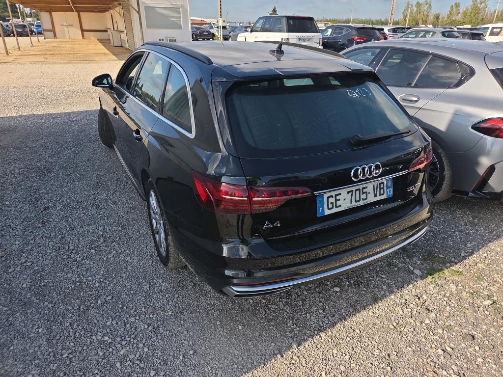 AUDI A4 AVANT 30 TDI 136 S tronic 7 Business Line 2022