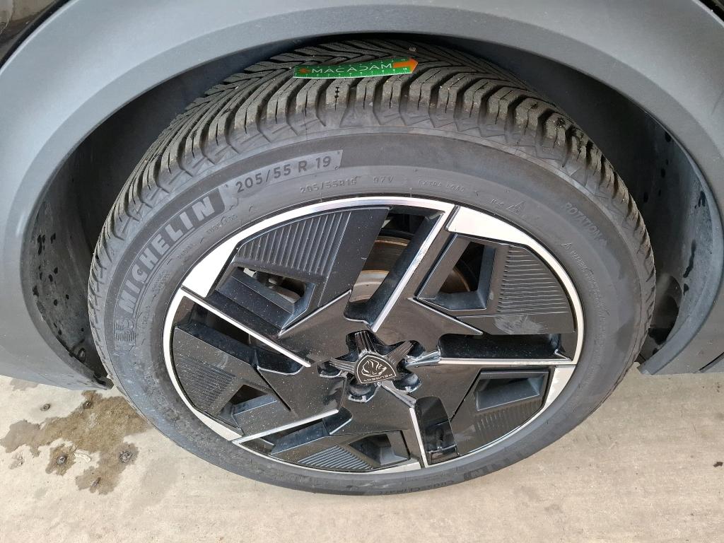 PEUGEOT 408 PHEV 225 e-EAT8 Allure Pack 2024