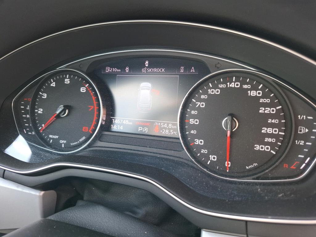 AUDI A4 AVANT 40 TFSI 204 S tronic 7 Business Line 2021