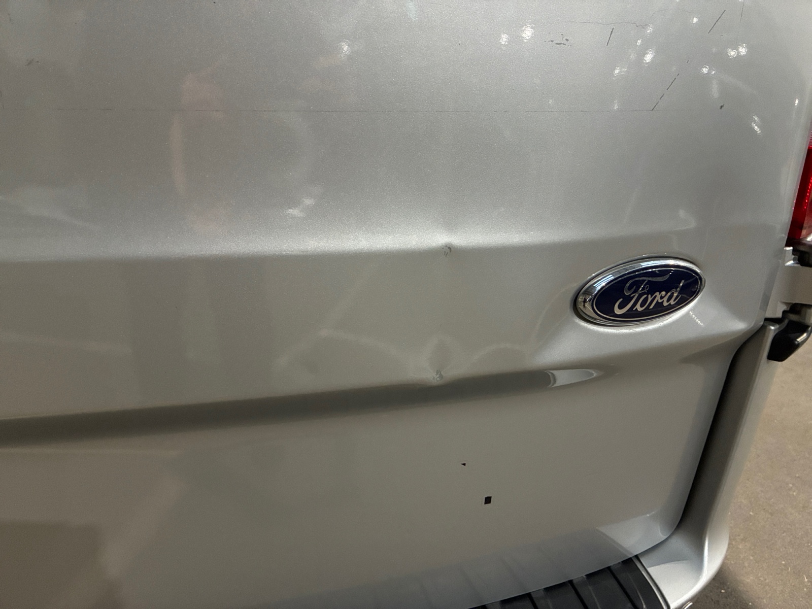 FORD Transit Custom Kombi 320 L2H1 2.0 EcoBlue 130 Trend Business 9pl 2023