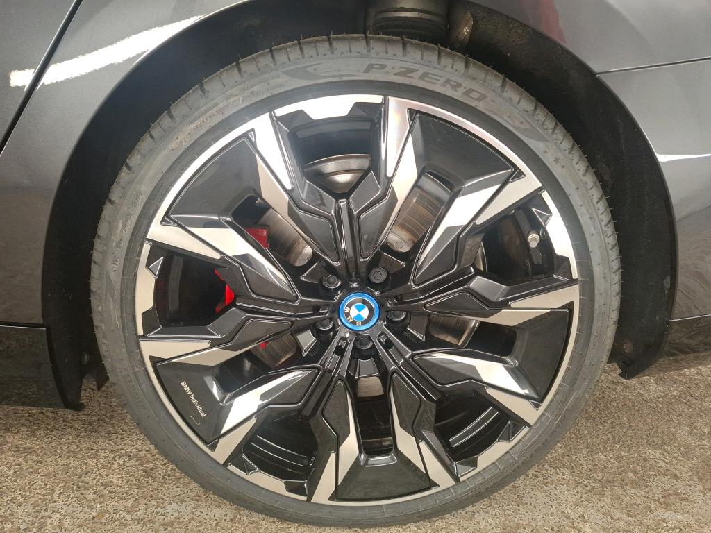BMW SERIE 5 i5 G60 M60 xDrive 601 ch - 2024