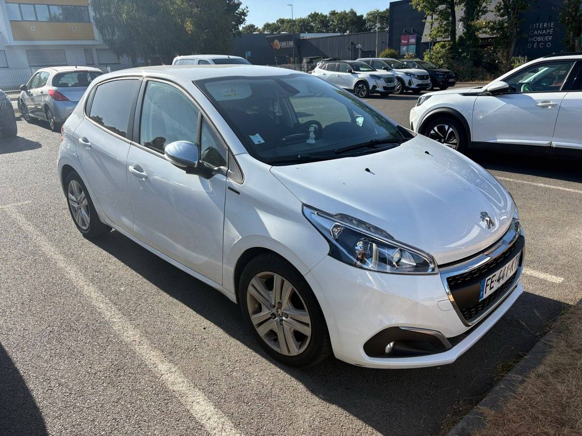 PEUGEOT 208 BlueHDi 100ch S&S BVM5 Signature Signature 2019