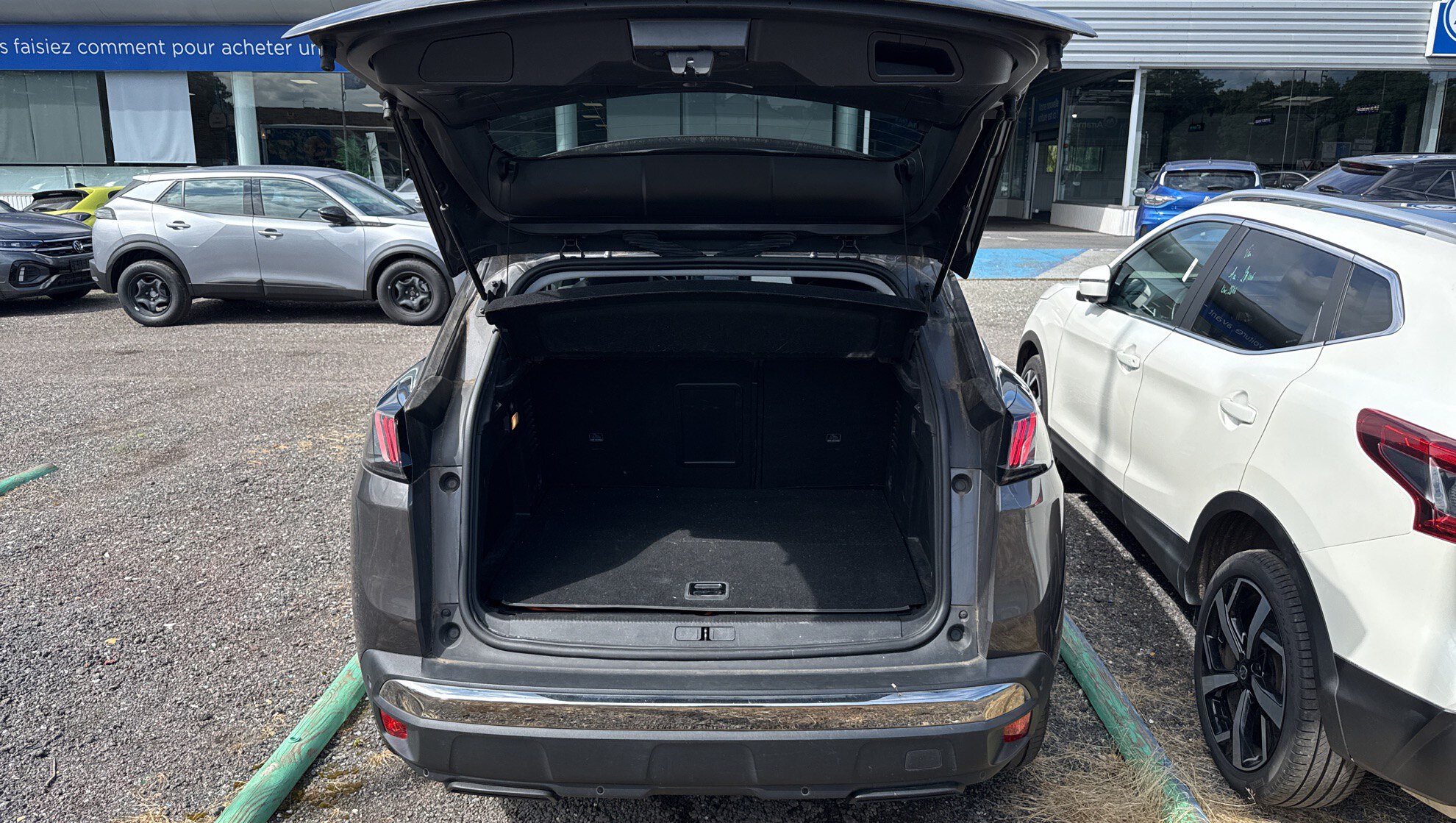 PEUGEOT 3008 Hybrid 225 e-EAT8 Allure 2021