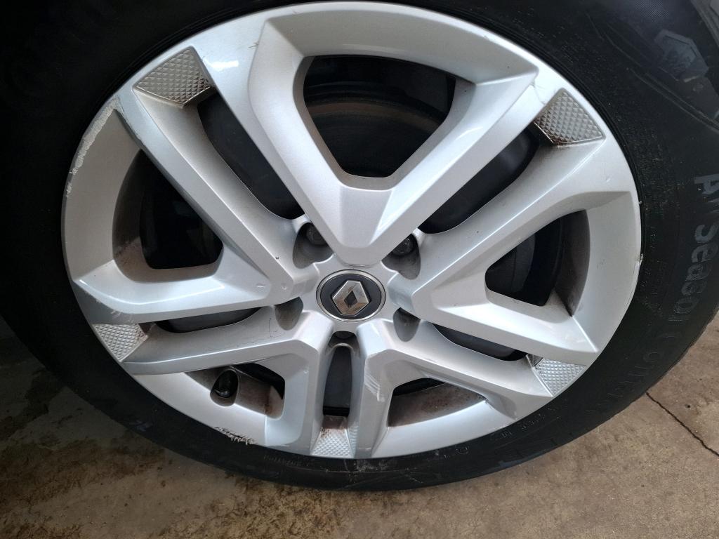 RENAULT MÉGANE MEGANE IV BERLINE Blue dCi 115 EDC Business 2020