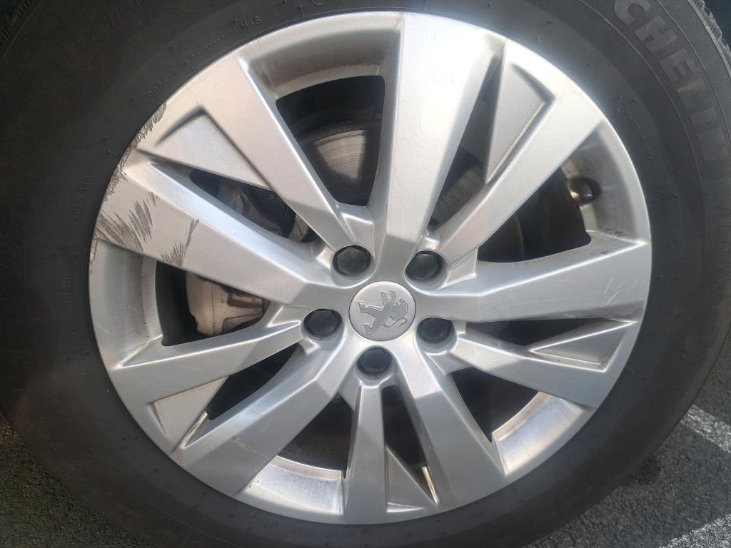 PEUGEOT 5008 PureTech 130ch S&S EAT8 Active Pack 2023