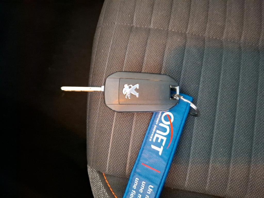 PEUGEOT 2008 BUSINESS BlueHDi 110 S&S BVM6 Active 2021
