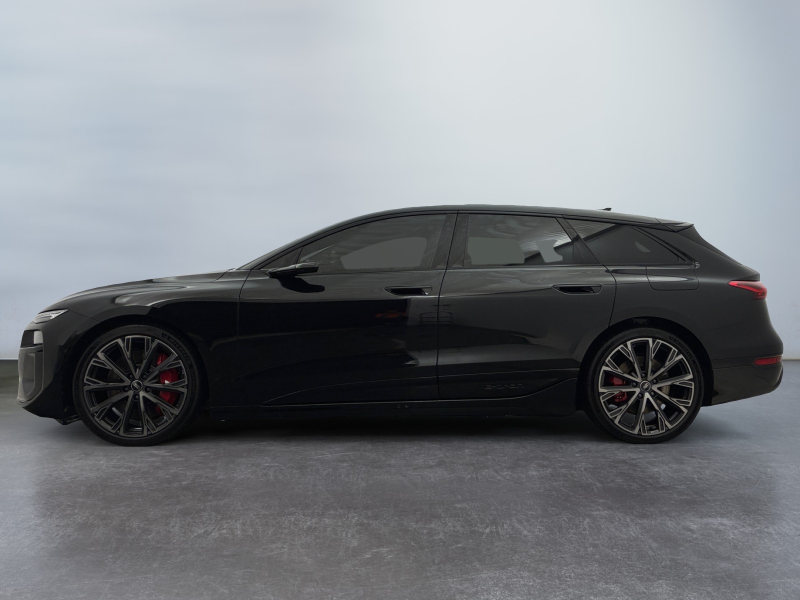 AUDI S6 AVANT E-TRON 2025