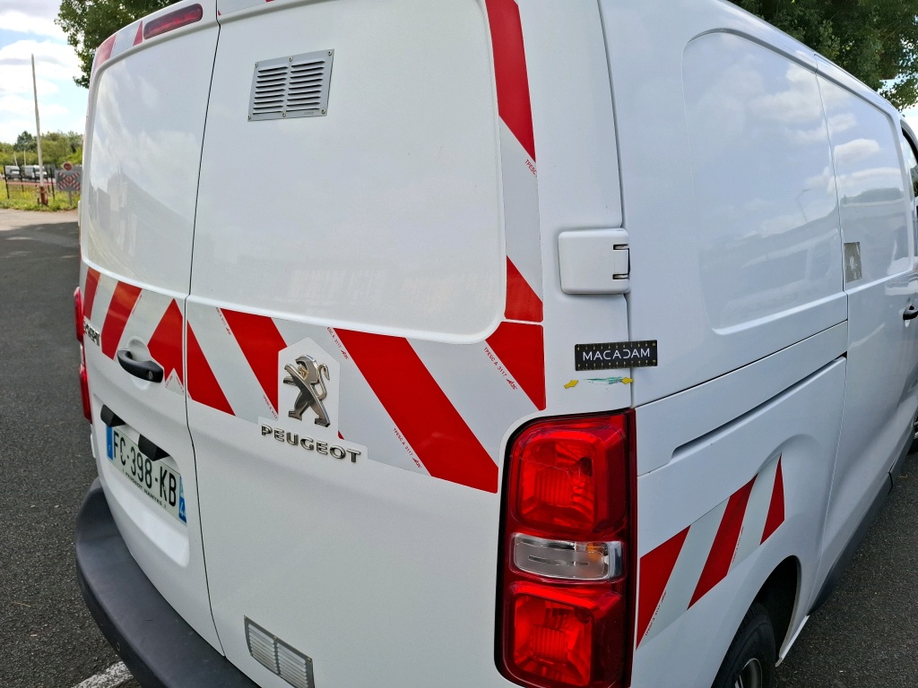 PEUGEOT EXPERT FOURGON TOLE STANDARD 2.0 BLUEHDI 120 S&S BVM6 PREMIUM 2018