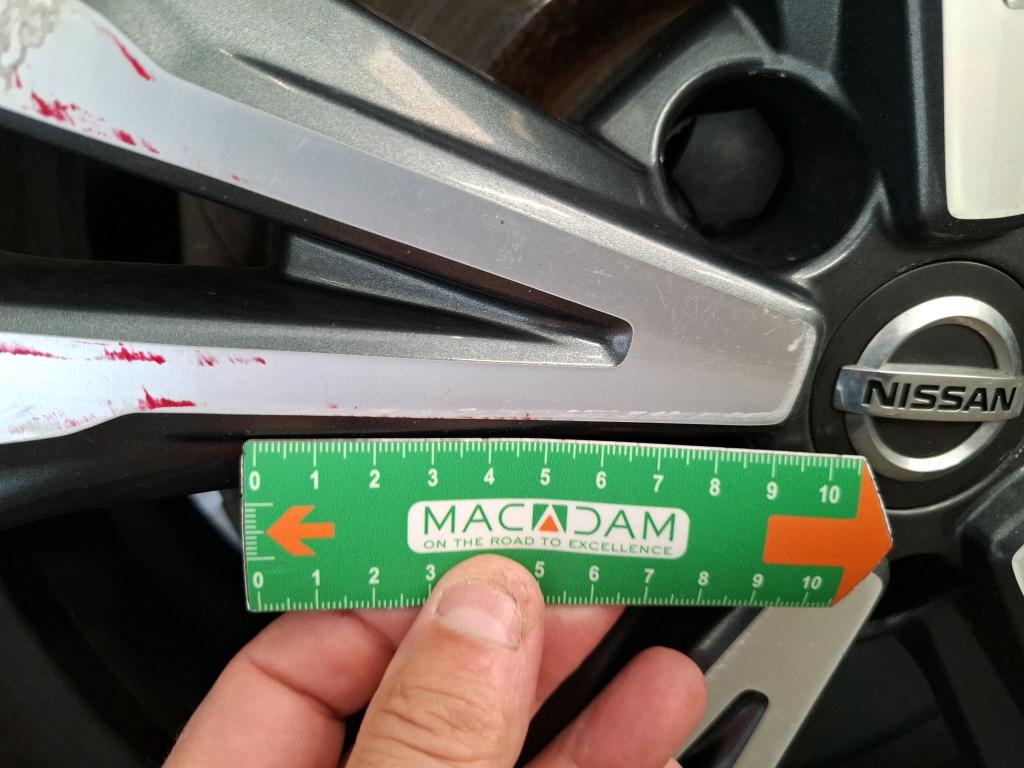 NISSAN  2018