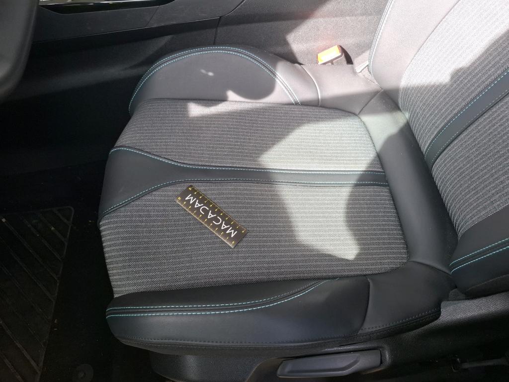 PEUGEOT 3008 Hybrid 225 e-EAT8 Allure Pack 2022